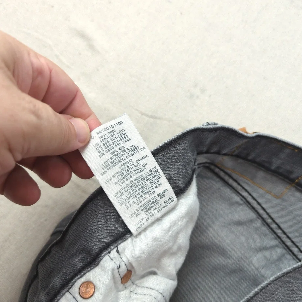 Levis 501 Jeans Mens 34x30 Gray Button Fly Classic American Casual Western